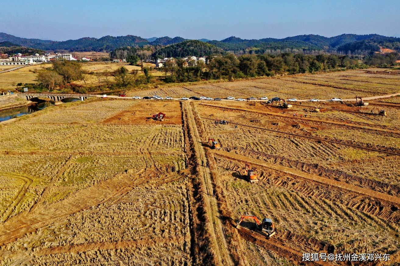 江西金溪:冬闲建设高标准农田(组图)_清江村_邓兴_田成方
