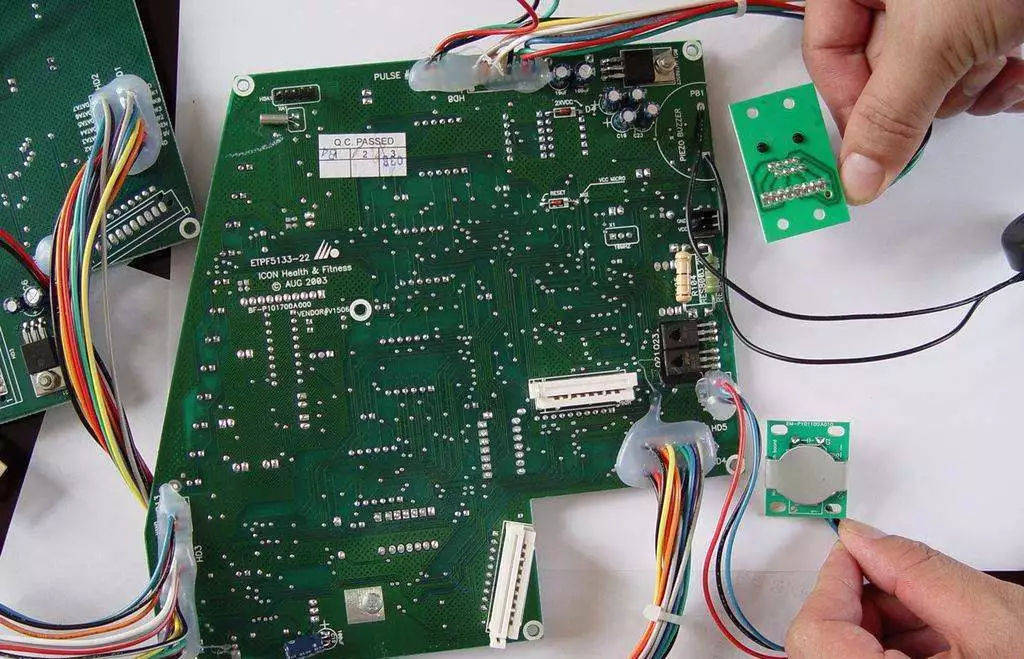 电子元件|选择PCB线路板消泡剂来消除泡沫不会有错的！！！