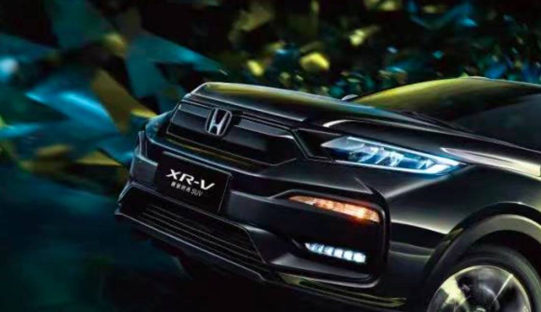 xr-v黑曜石版延续了现款在售车型的造型设计,但采用了一套黑色的车身