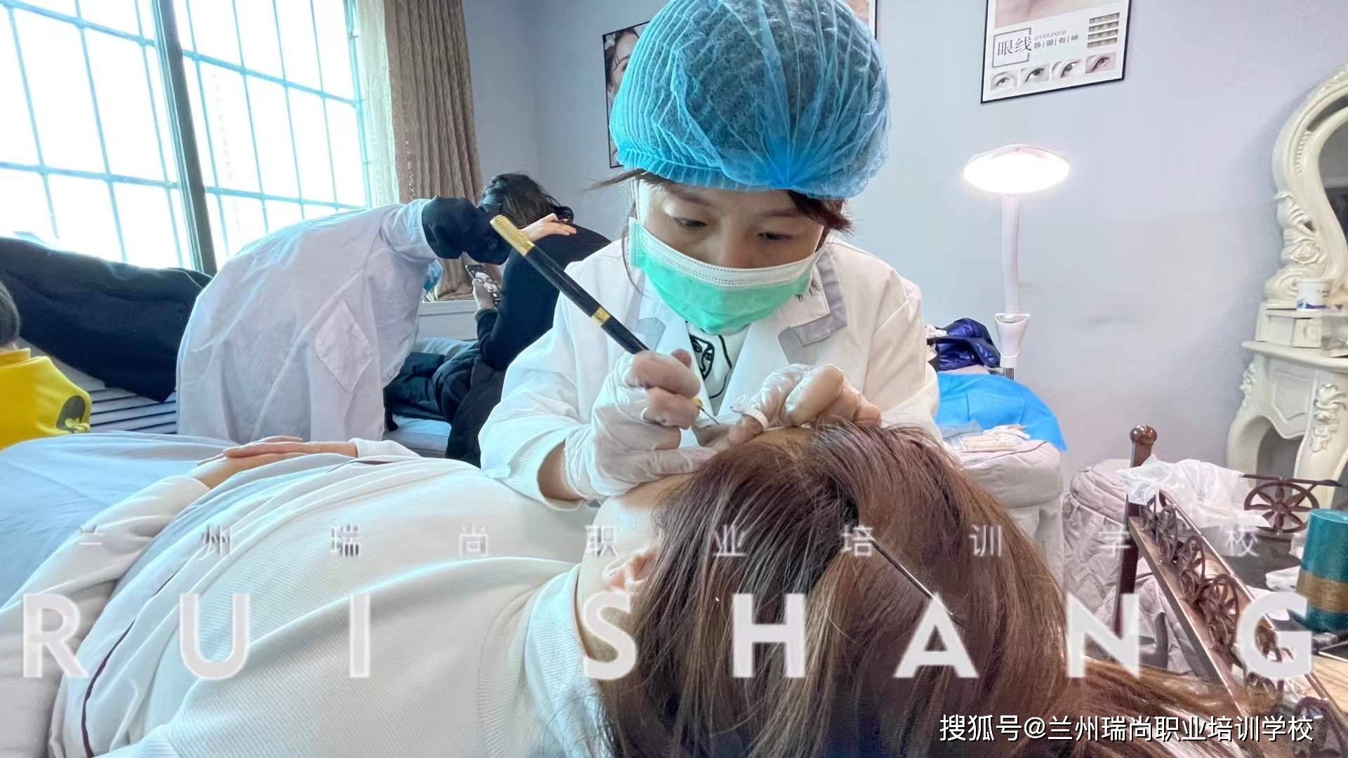 会展兰州化妆初级培班升班总结