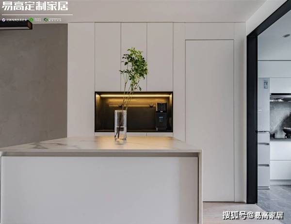 入户玄关墙和电视柜 31a3c63e7d7b488b9065f428e73c1986.jpeg