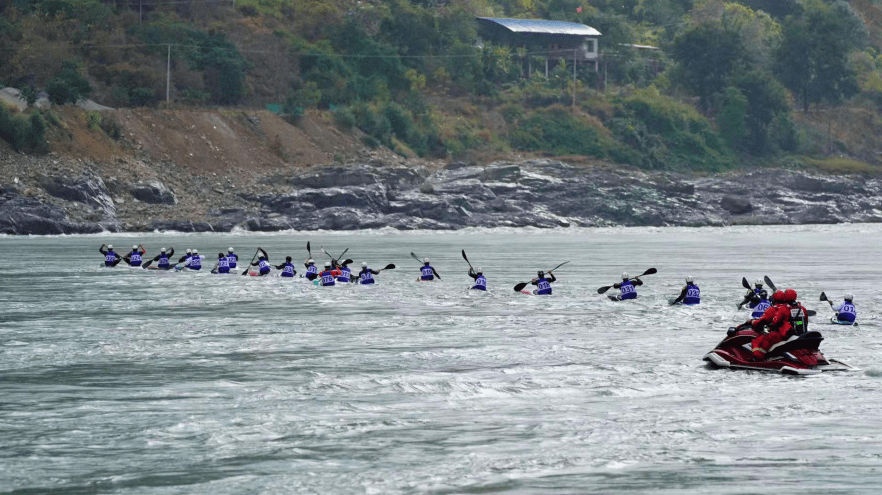 “中国交建杯”2021中国·怒江皮划艇野水公开赛开幕
