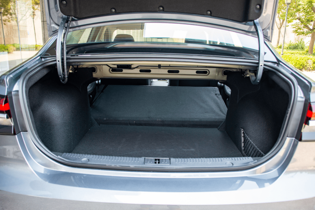 荣威i6 max 后备箱空间最后,要说荣威牛不牛?我觉得还是很牛的.