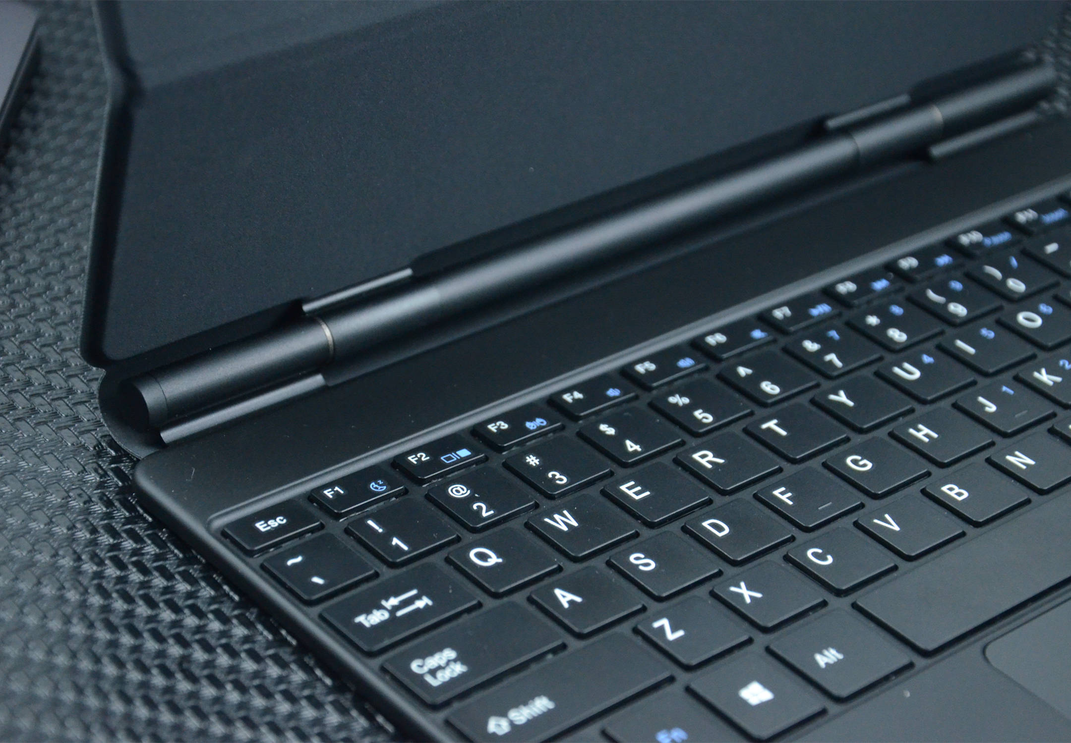 国产用心了！跑分超70万的二合一平板电脑：酷比魔方iWork GT随行本简评