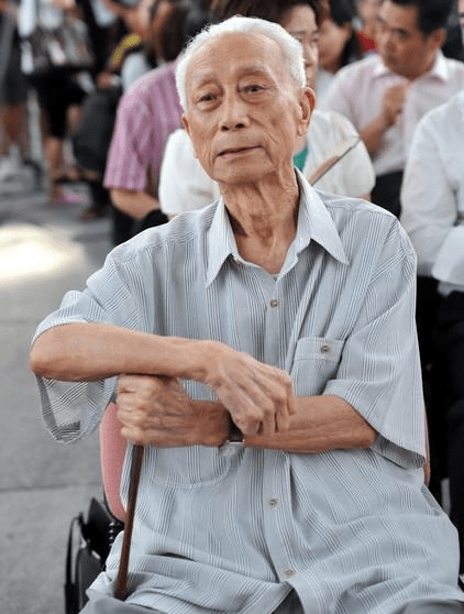 京剧名家王金璐谈学戏的苦落泪称为了吃香喝辣也得成为名角