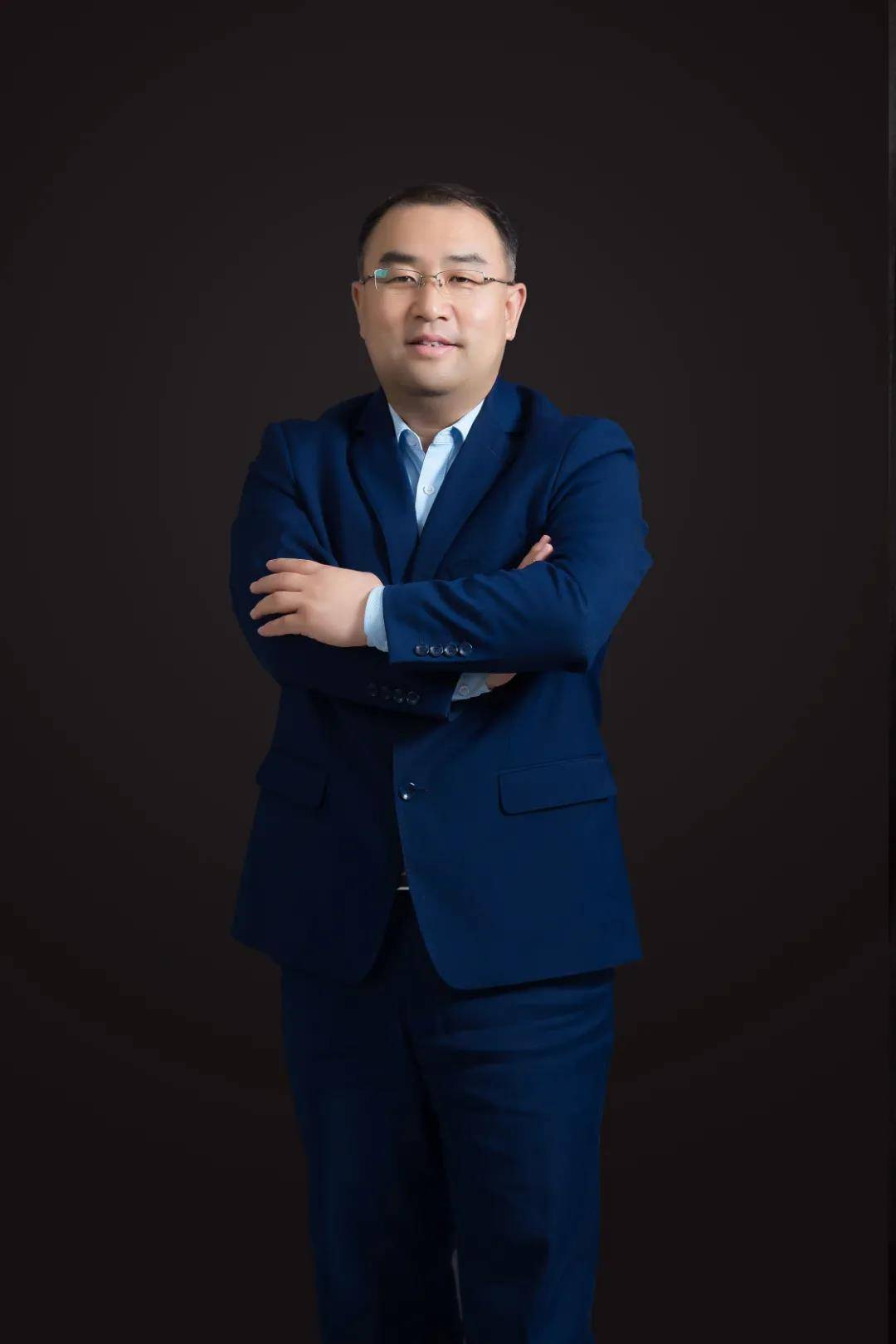 专访|鸿鹄中国人物志——十年前进,从心出发_刘总_工作_侯总