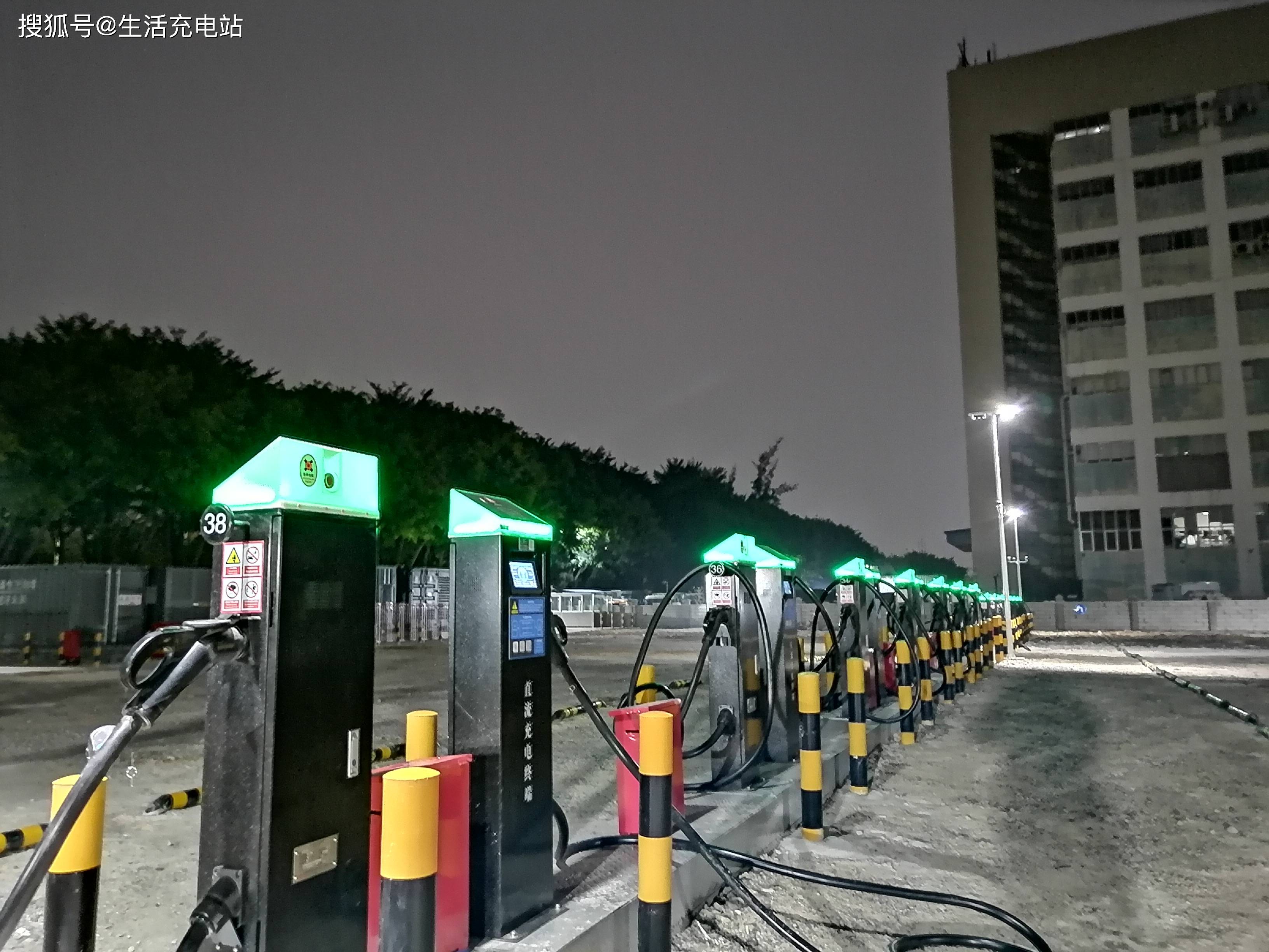 深圳南山月亮湾大道铲湾路奥特迅充电站站点陆续上线开着爱车来充电吧