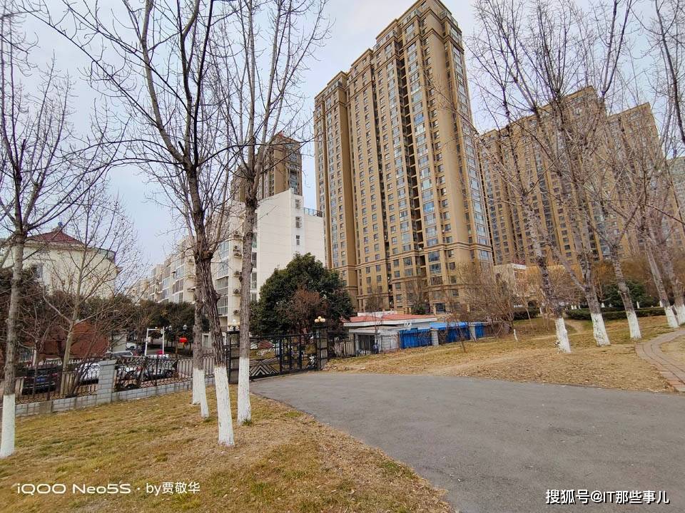 配置小幅提升 性能和用户体验全面升级 iQOO Neo5S评测