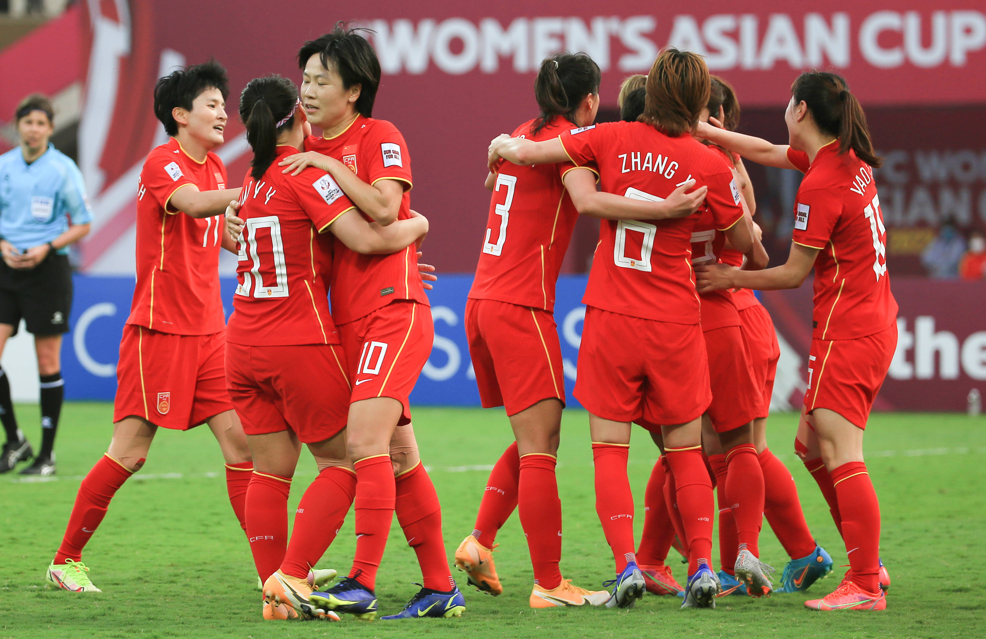 高清女足32逆转韩国亚洲杯夺冠队员庆祝进球