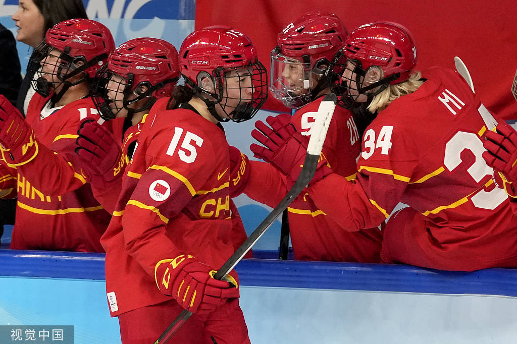 冬奥会女子冰球小组赛：中国队点球大战2-1逆转日本