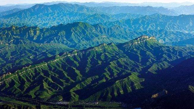 燕山山脉全貌图图片