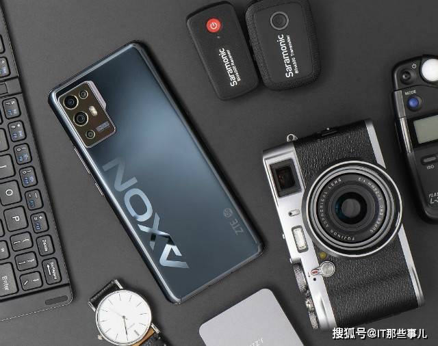 价格相差200块钱 realme GT和中兴Axon30 Pro如何选？