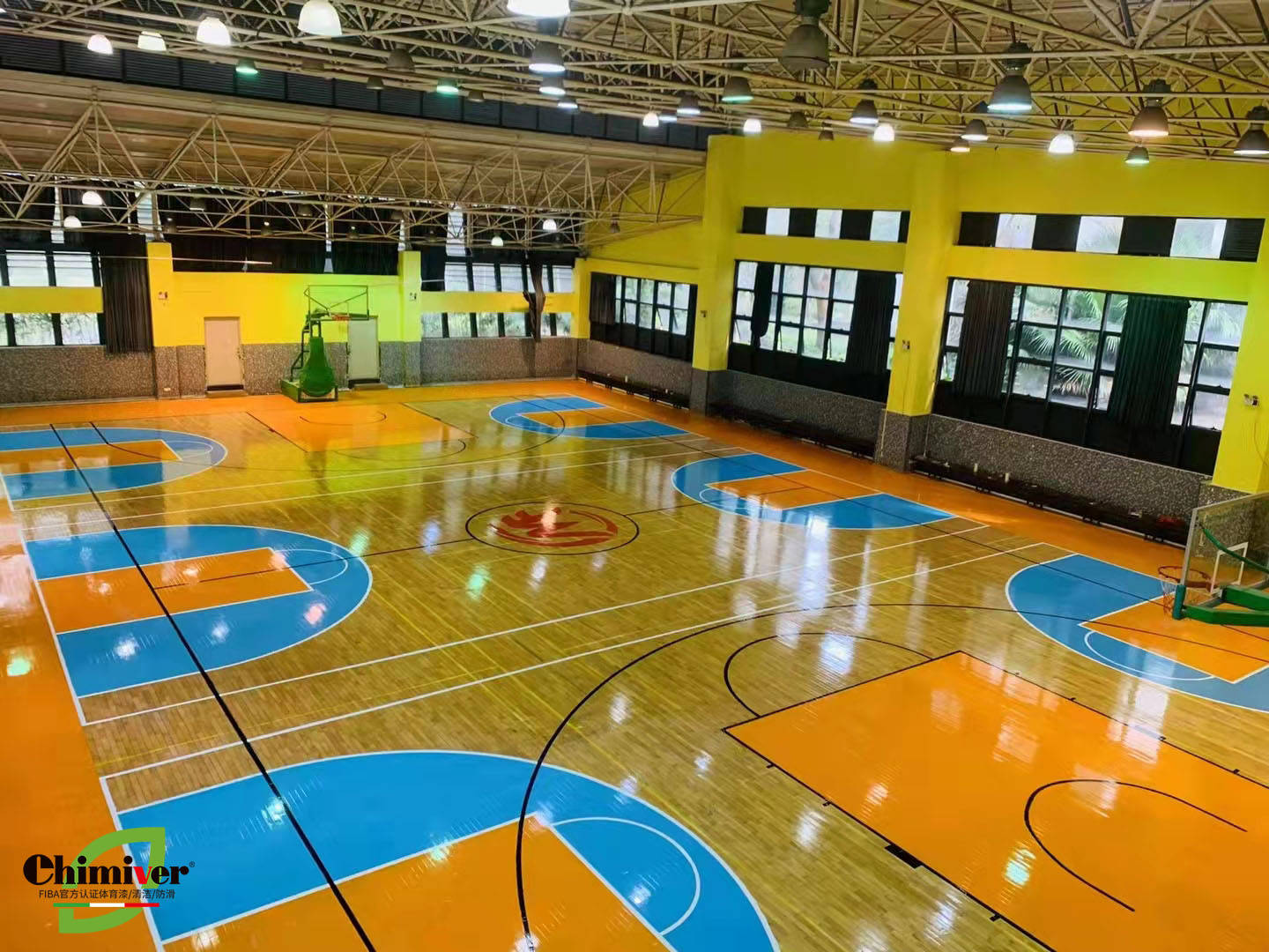 篮球木地板彩漆划线施工效果图:3,篮球木地板需要更改更新潮的彩漆