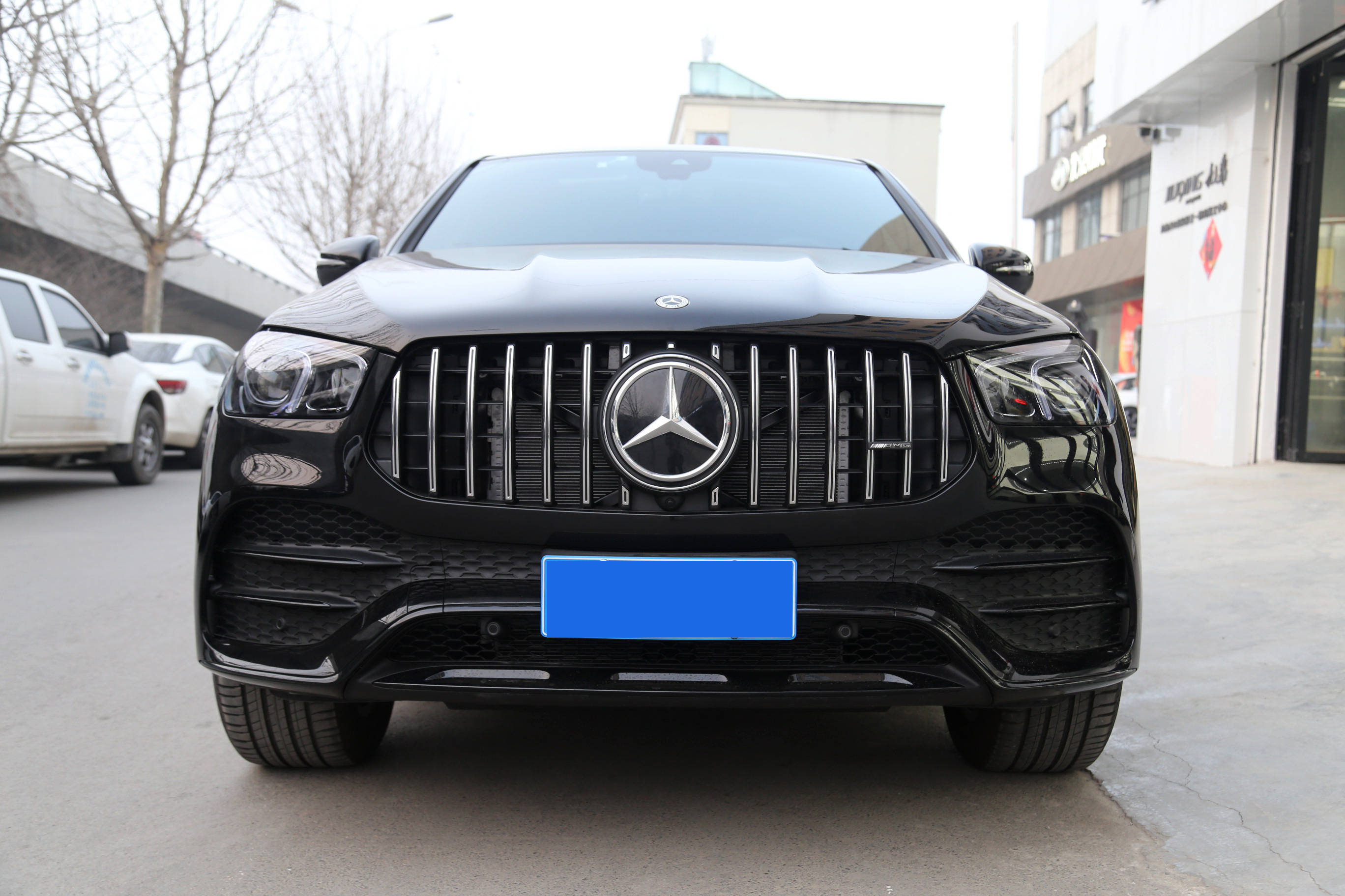 奔驰glecoupe升级53中网后唇尾喉字标侧裙换固踏卡钳喷红