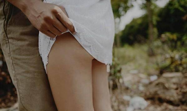 原创有了女友还霸占着前妻, 她们同时怀孕我只能选一个