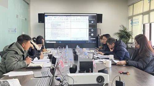 2022年2月16日,地球第三极公司副总经理梁俊超主持召开地球第三极品牌