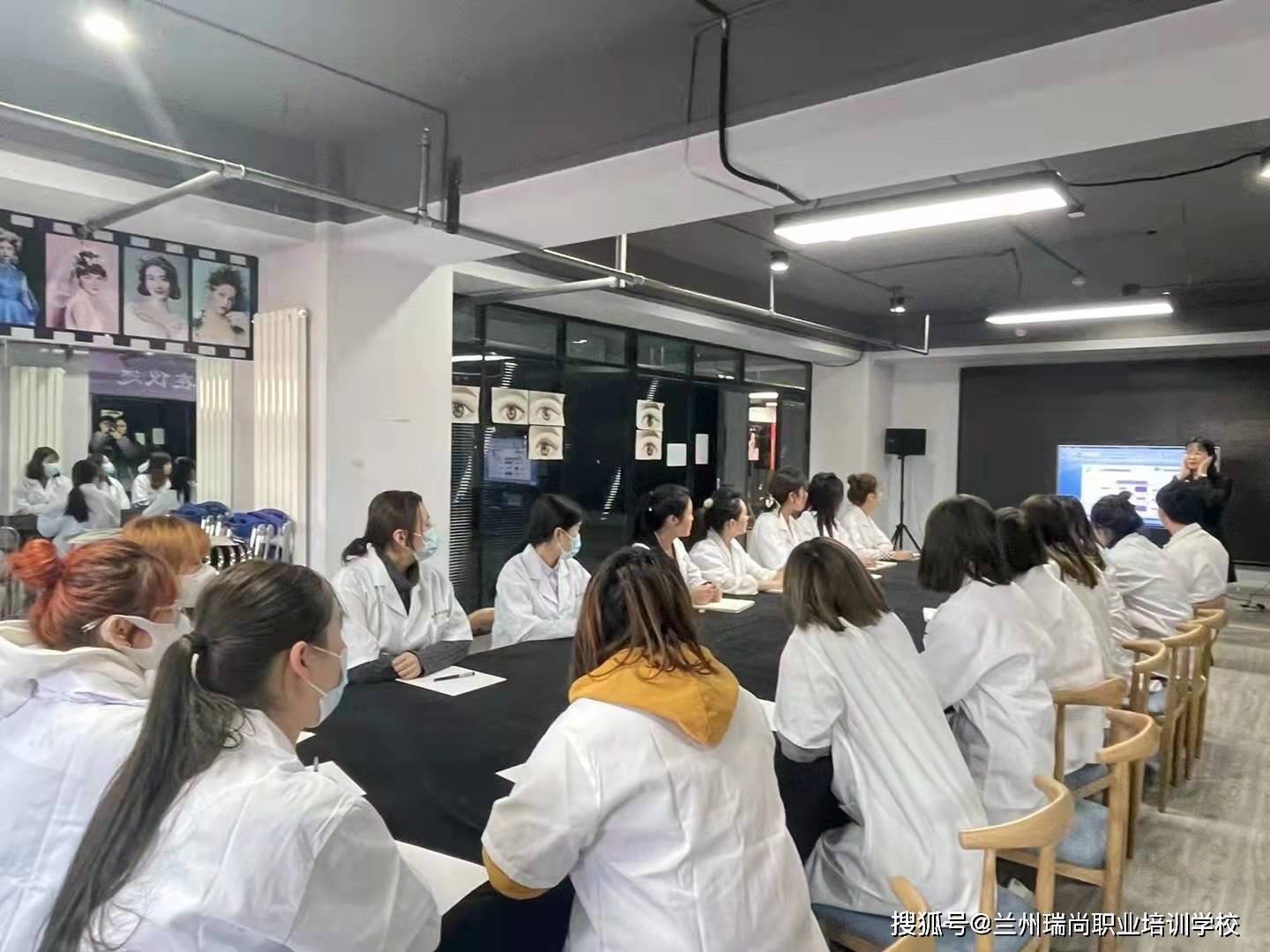 会展兰州化妆初级培班升班总结