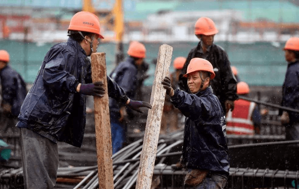 工地上木工每月收入很高为什么还嫌工钱太少原因太现实