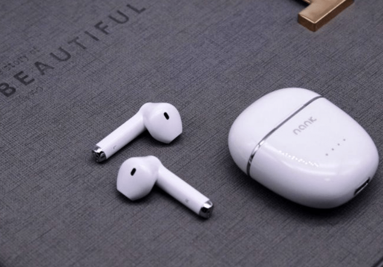 有哪些适合女生节送礼的礼物?女生喜欢的高颜值蓝牙耳机推荐