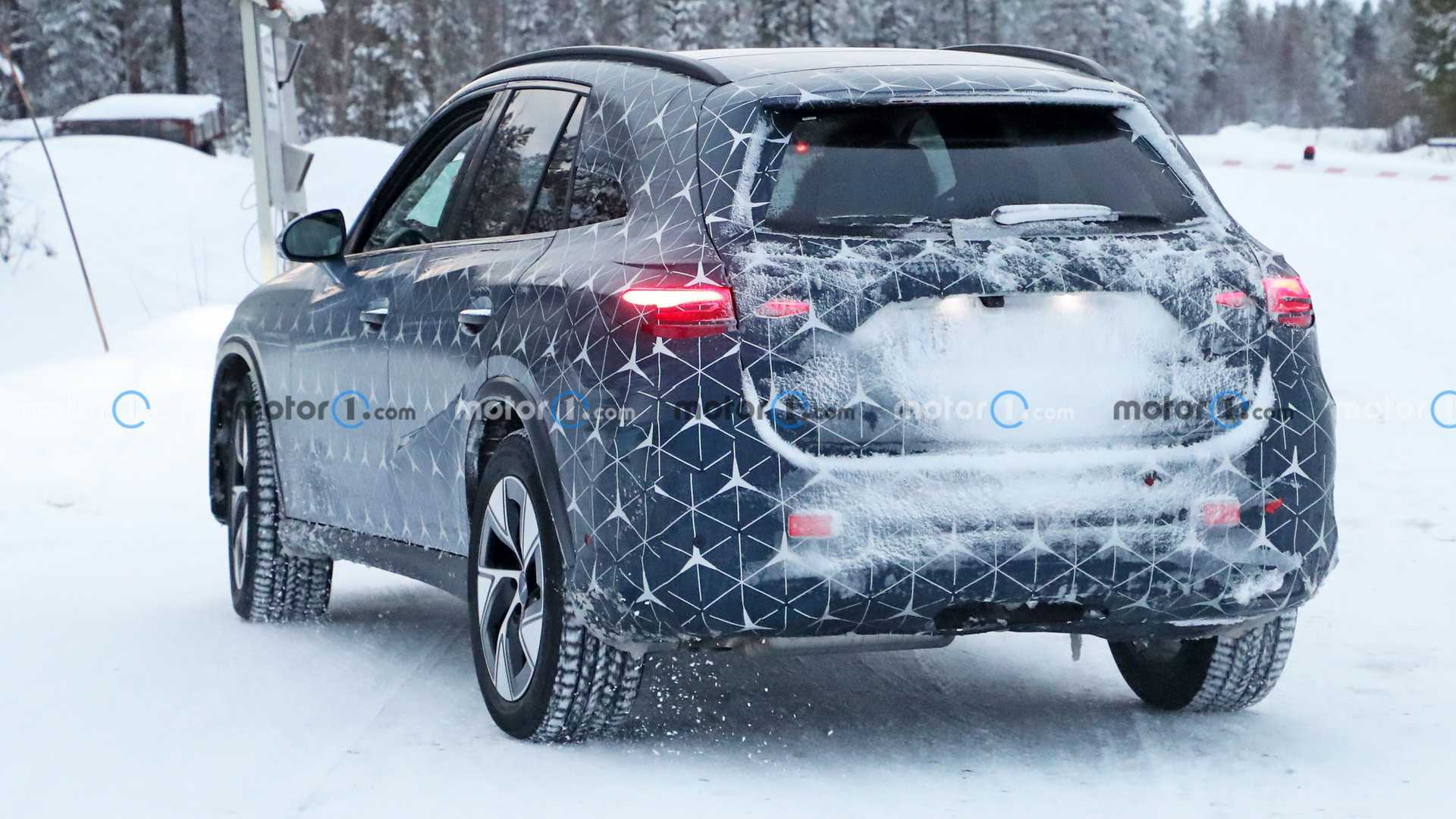 全新一代奔驰glc最新谍照曝光外观细节变化明显有望年底亮相