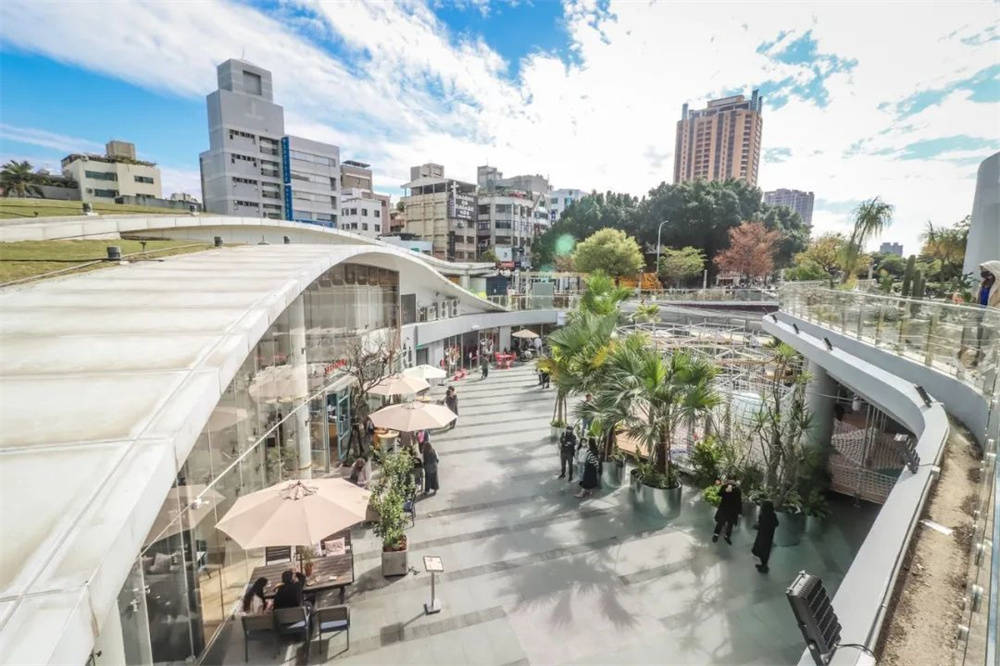 大人系公园商业park2草悟广场为台中创造一片都市绿洲