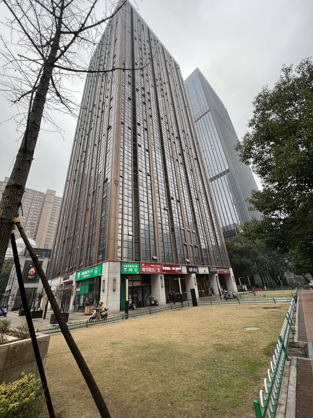 长沙优质法拍房推荐雨花区第六都6栋27楼装修房两套