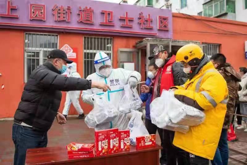 当日,辽宁省餐饮烹饪行业协会副会长母旭光,副会长兼秘书长陆震明,副