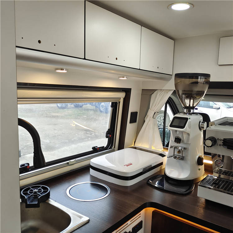 星旺房车之大通v90加长轴b型咖啡房车