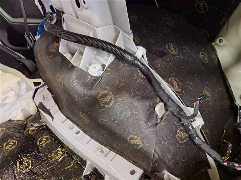 解决低频共振和汽车噪音 武汉特斯拉modely汽车隔音改装_搜狐汽车