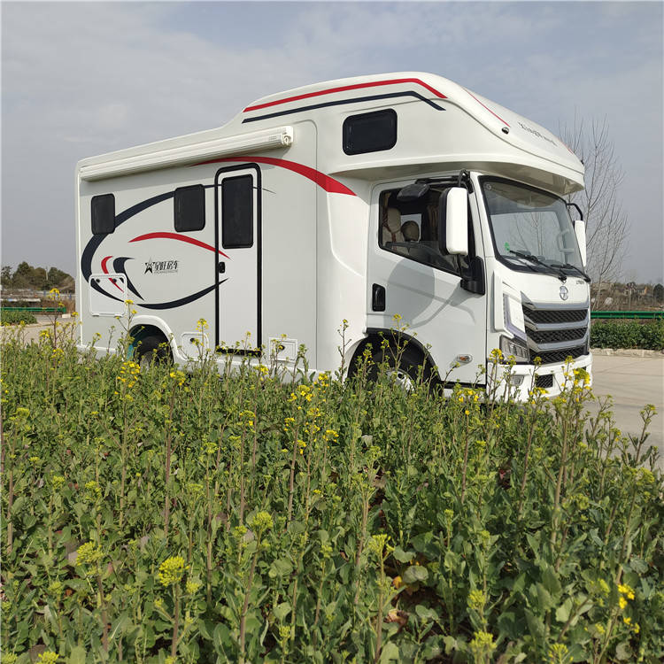 跃进h500轻卡房车,又称平头房车