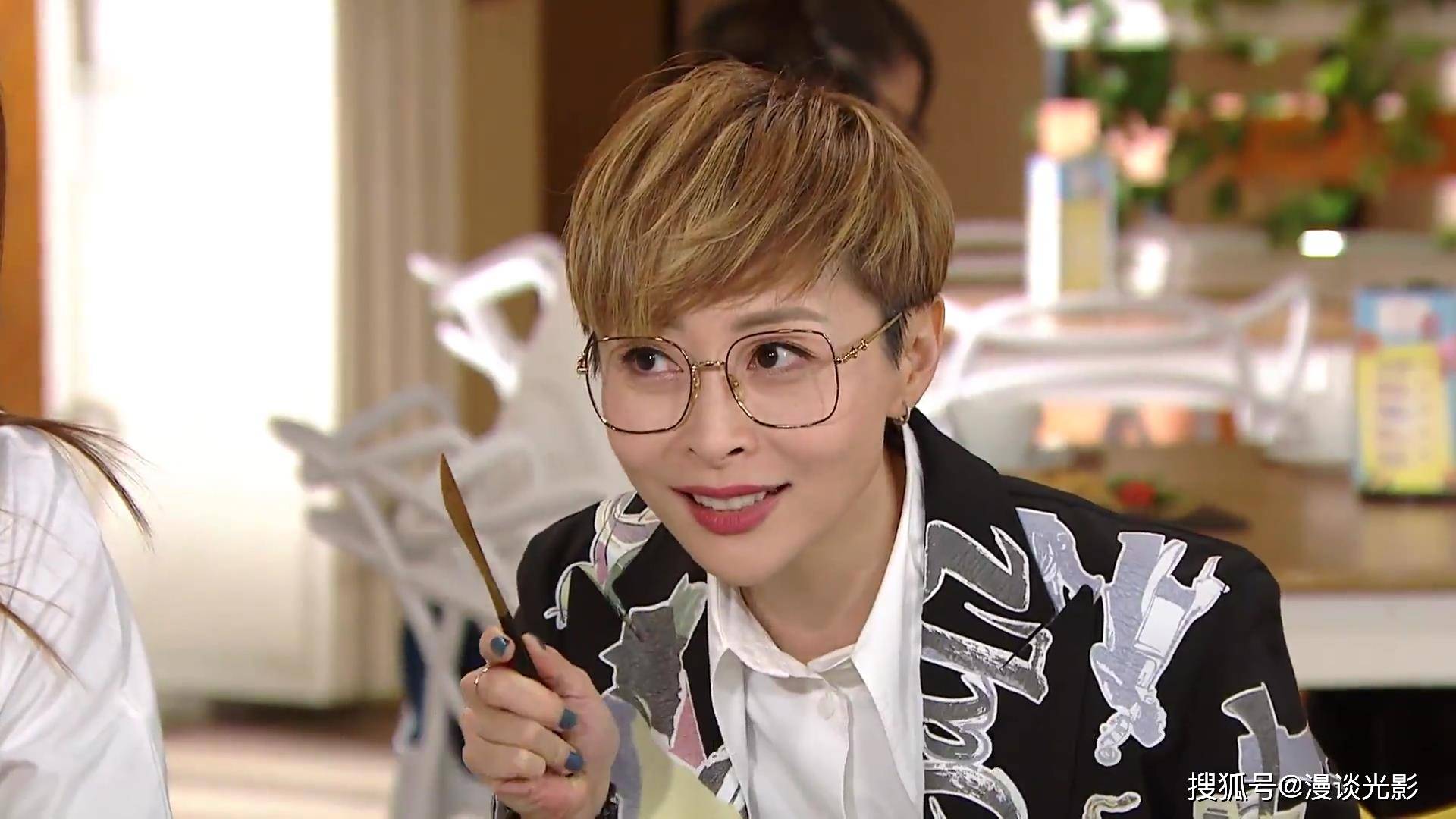 原创tvb小花冯盈盈转战综艺携手钱嘉乐组合盈盈乐乐