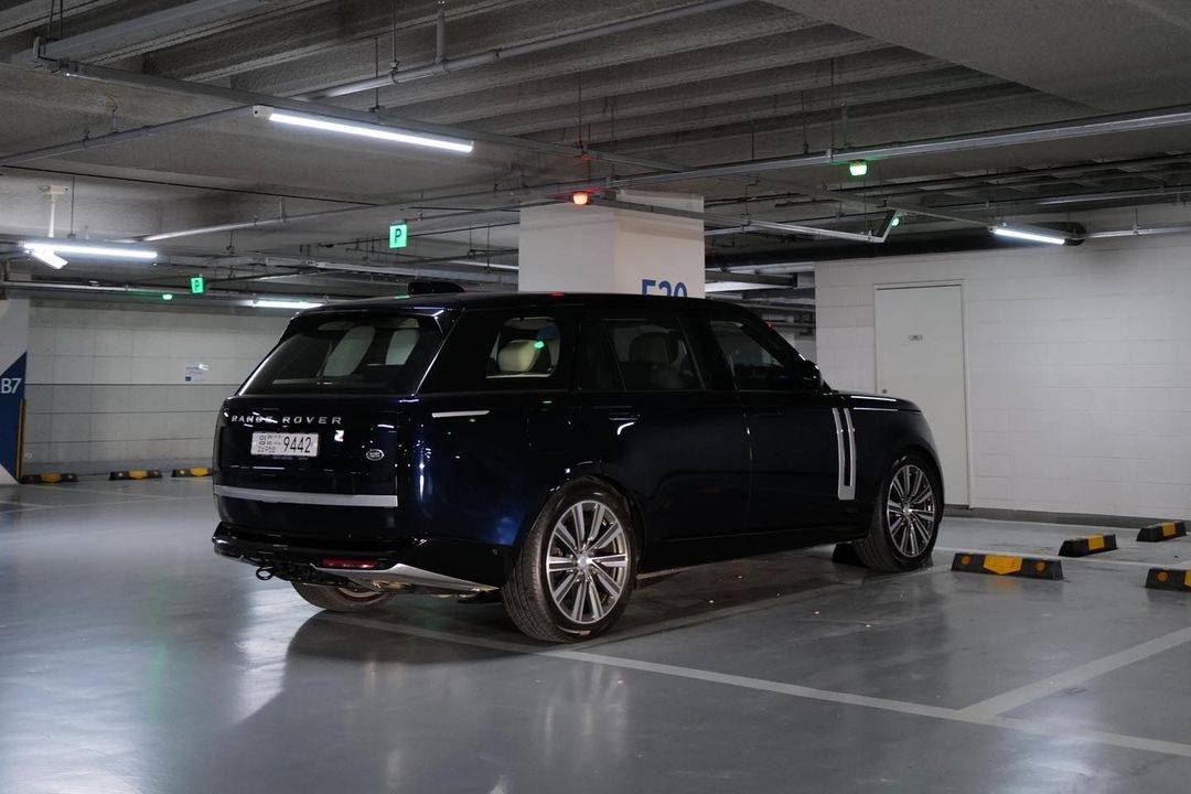 外观升级 气场依旧在线 将引入 全新路虎揽胜海外街拍_搜狐汽车_搜狐