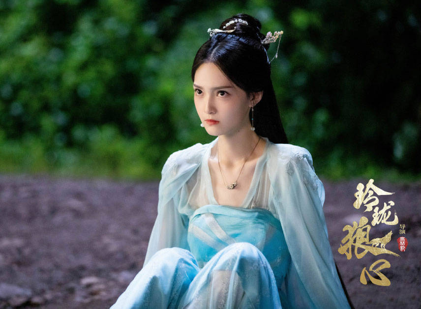 中的绝世才女"冷凝",2020年出演《贺先生的恋恋不忘》"杨若薇",《玲珑