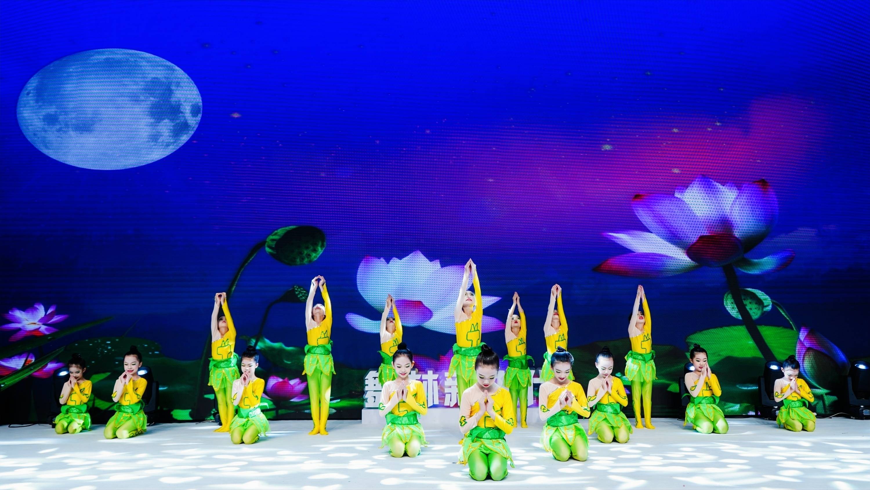 专访舞林新生代广州明星舞蹈团小荷尖尖再接再厉再夺佳绩