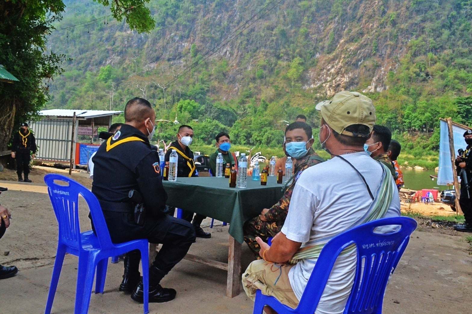 緬軍克倫民族解放軍和泰國邊防部隊三方在泰國邊境一側舉行非正式會晤