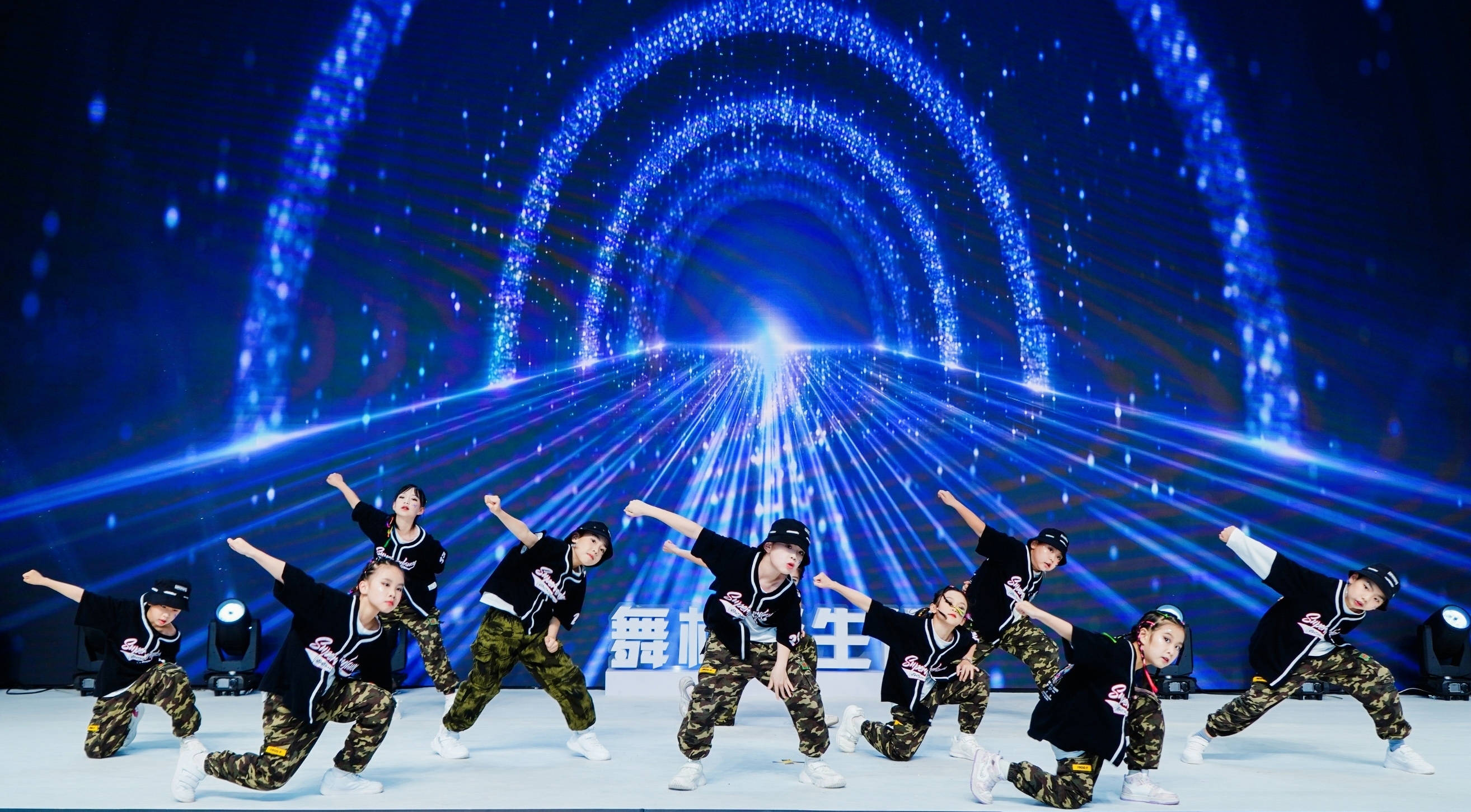 专访舞林新生代广州明星舞蹈团星舞堂hiphop大队不求第一但求坚持