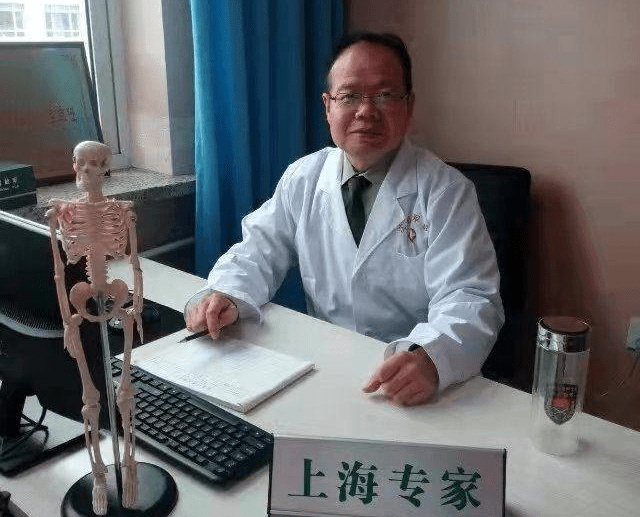 吴昱龙主任毕业于南京医科大学,曾先后与上海武警医院等国内多家三级