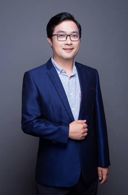 姓名 张洋 所属校区 大连基地中软卓越师资档案知识就是力量,代码改变