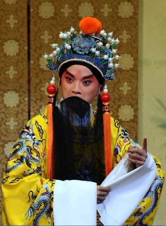 剧照欣赏:邮册设计稿欣赏:陈圣杰,国家一级演员,中国戏剧家协会会员