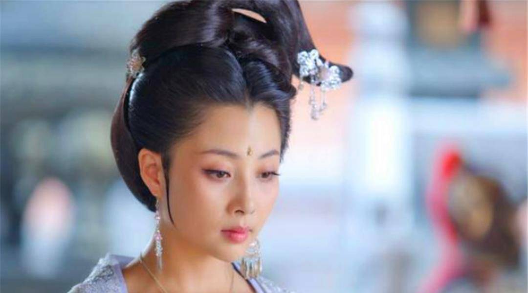 公元963年,年仅22岁的王皇后去世,让宋太祖赵匡胤非常伤心,他爱屋及乌