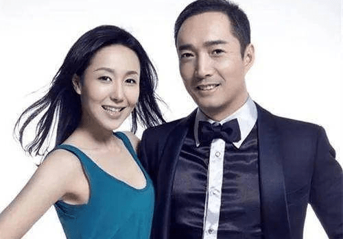 平民影帝李易祥曾与曾黎热恋娶韩国美女如今49岁过得怎样