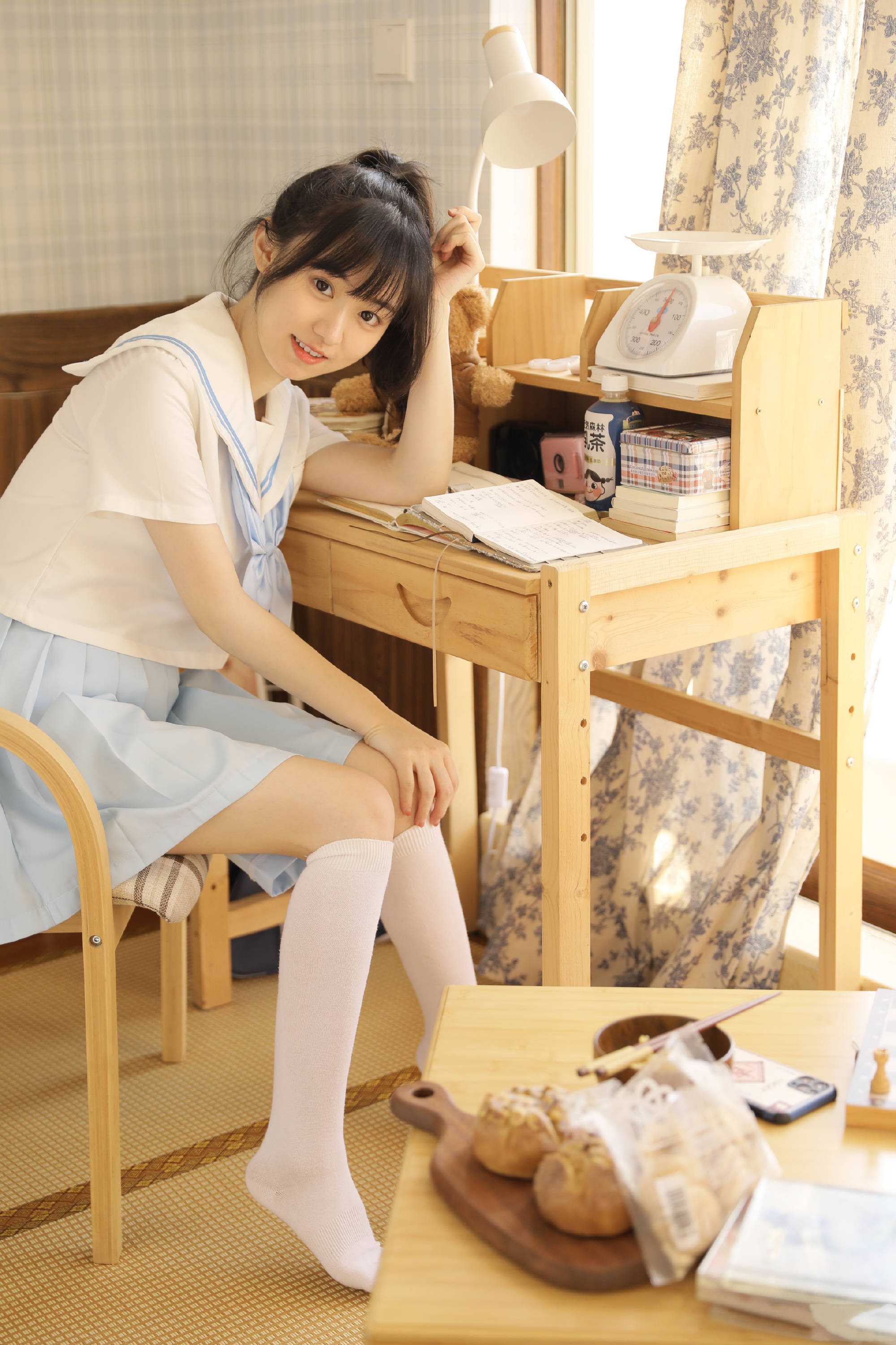 清纯女孩天花板