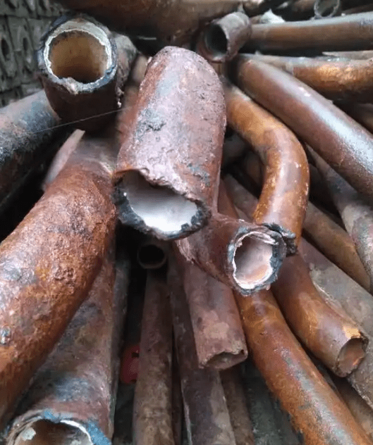 锅炉水垢厚至三厘米,又黑又黄,不敢再用!_设备_水质_离子