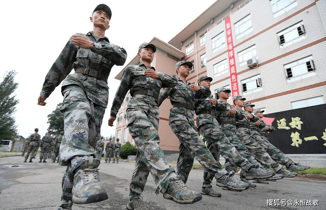 要结合自身情况,不仅与入伍前的大学做好必要的沟通和交流,更要在当兵