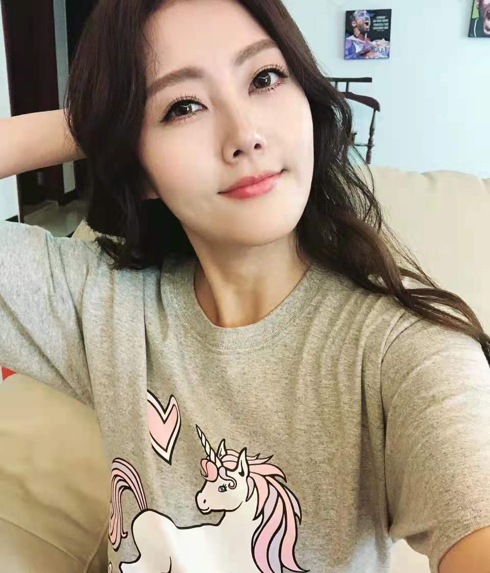 36岁女星自曝护士姐姐被欺负,对方是圈内人,要求指定生产时间_陶嫚曼