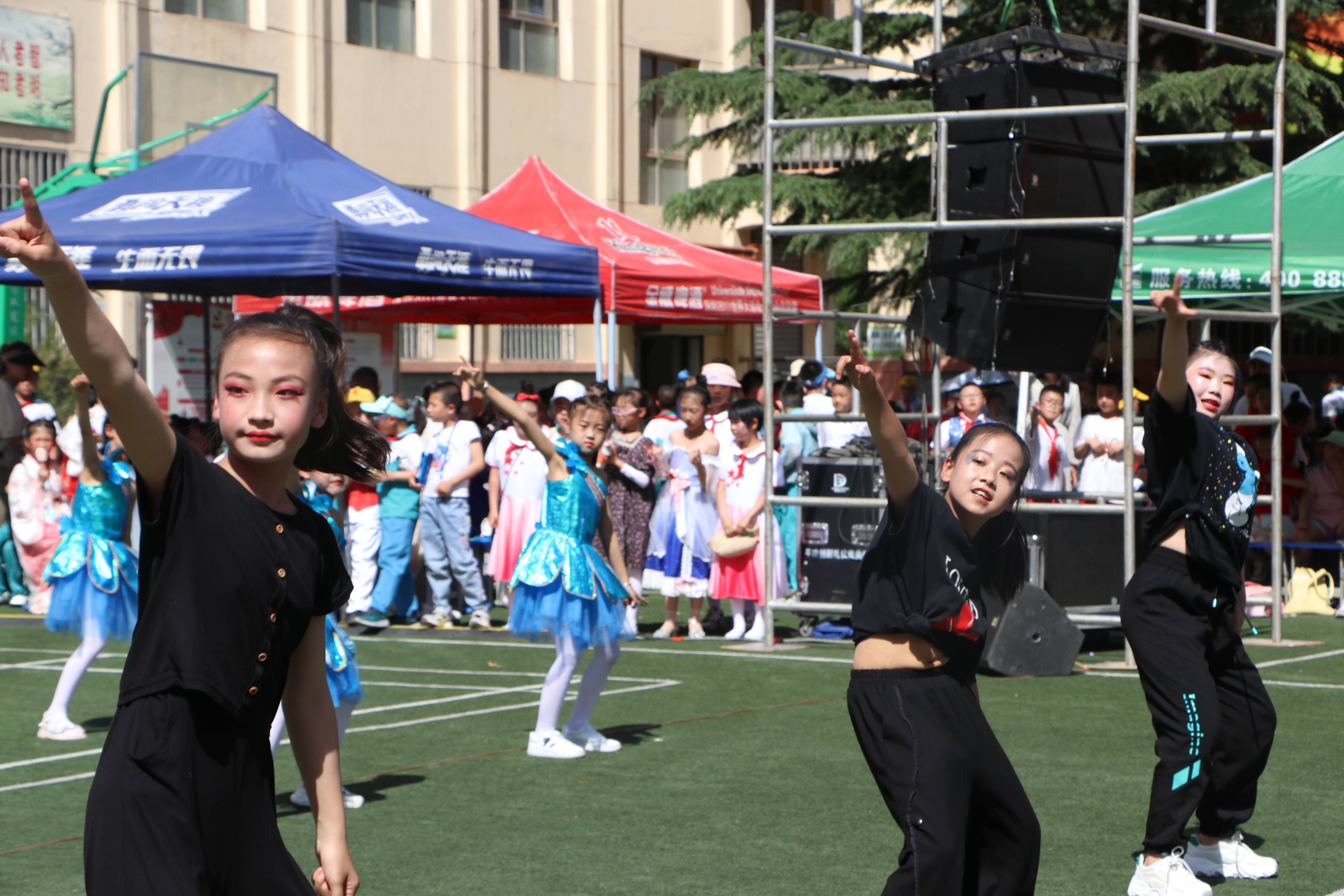 西郊小学图片