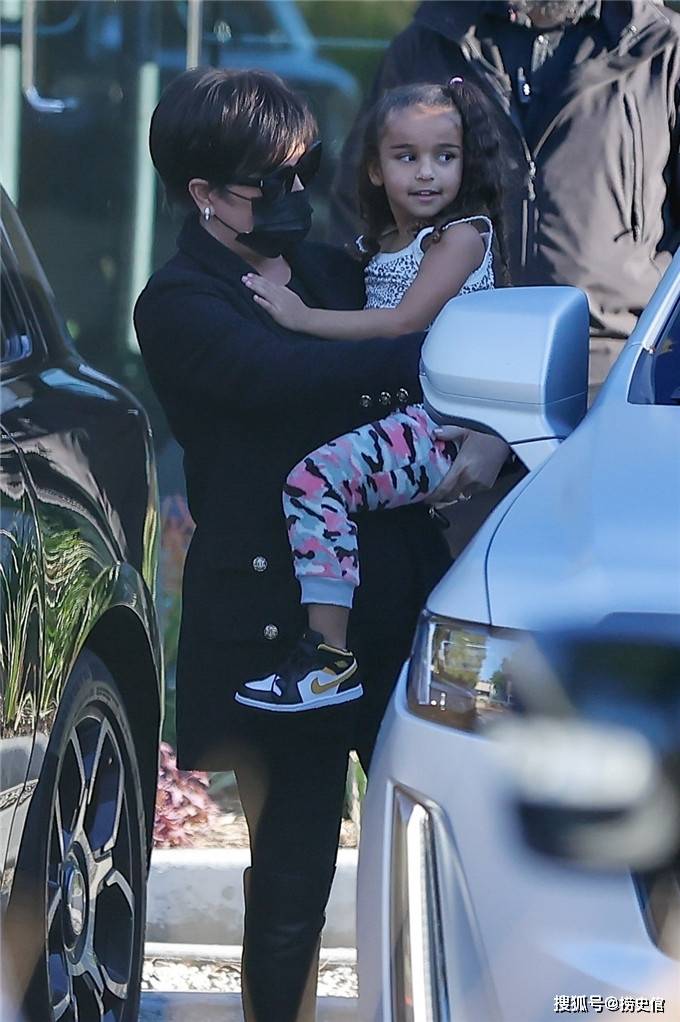 科特尼·卡戴珊(kourtneykardashian)和特拉维斯·巴克(travisbarker)