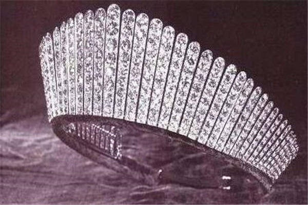 王室故事篇|世界上最著名的十大王冠珠宝