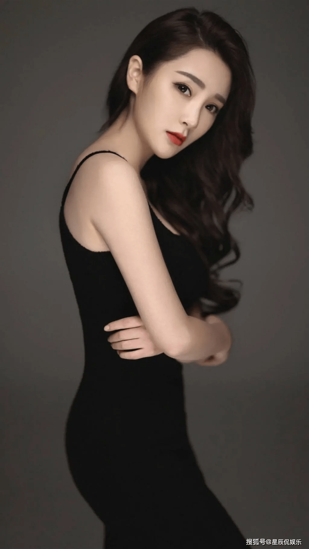 恩璟:气质婉约,美艳动人,魅力十足余志浩说车·今天 10:082022年"一双