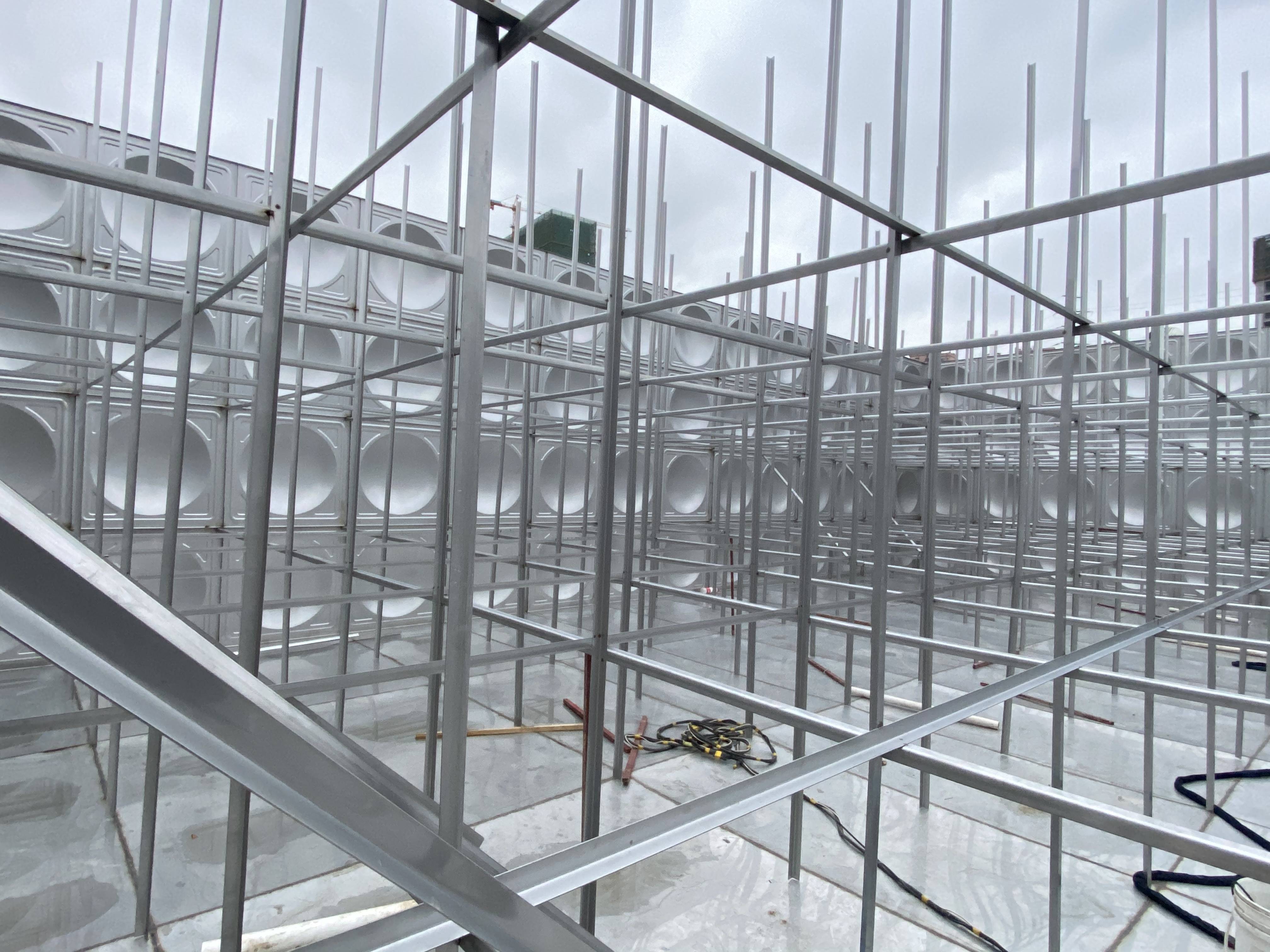 不锈钢水箱内部结构是怎样的_图